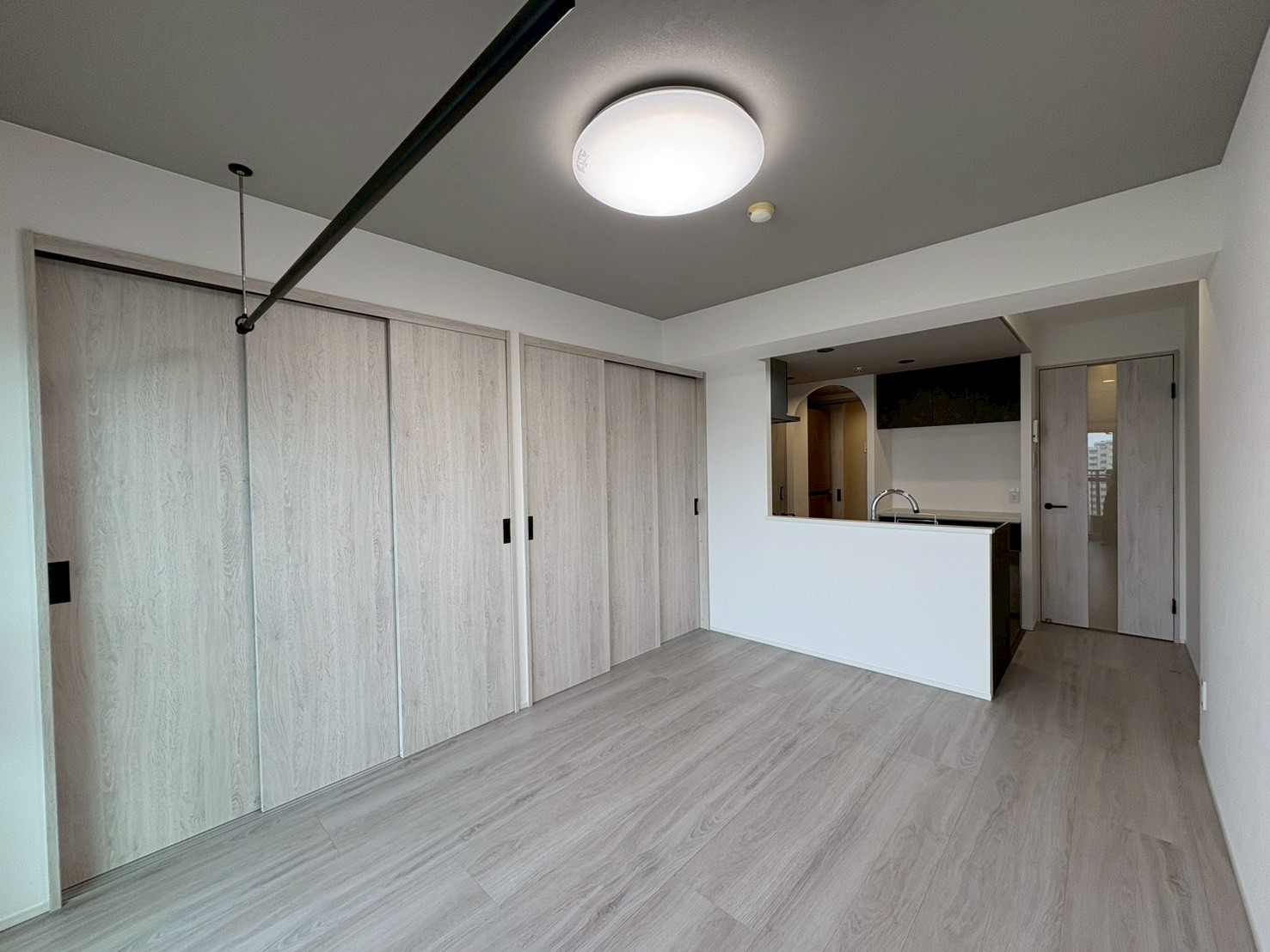 想いをつなぐモノトーンリノベ 画像